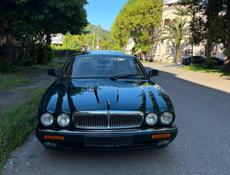 Jaguar XJ6