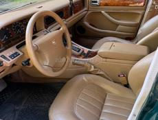 Jaguar XJ6