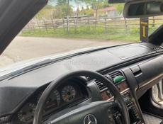 Mercedes-Benz 200-Series