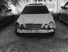 Mercedes-Benz 200-Series