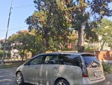 Mitsubishi Grandis