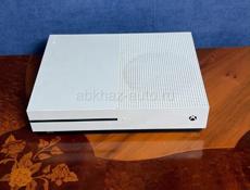 Xbox one s 512GB срочно, торг уместен.