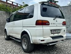 Mitsubishi L 400