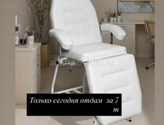 Продам кушетку новую 