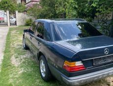 Mercedes-Benz 124