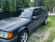 Mercedes-Benz 124