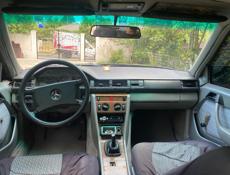 Mercedes-Benz 124