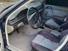 Mercedes-Benz 124