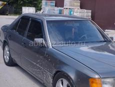 Mercedes-Benz 124