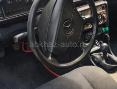 Mercedes-Benz 124
