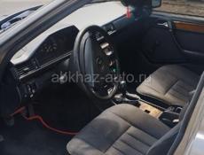 Mercedes-Benz 124