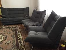 Продаю раскладной диван с креслами 