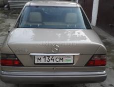 Mercedes-Benz 124