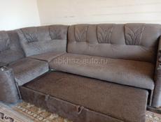 Срочно продаю угловой диван большой