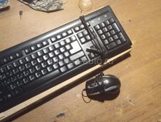 Клавиатура и мышь. В рабочем состоянии.