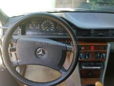 Mercedes-Benz 124