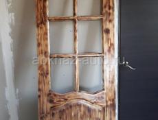 дверь деревянная с дверным блоком