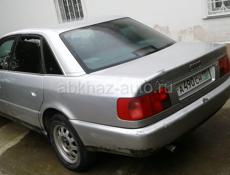 Audi 100