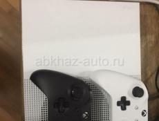 Xbox one s 1 TB торг уместен 