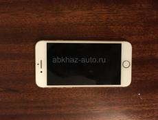 iPhone 8 золотой 64 г 