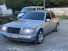 Mercedes-Benz 124