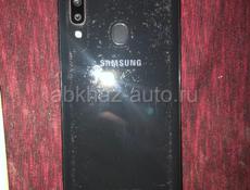 Продаю Samsung Galaxy A20
