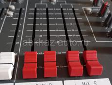 Микшерный  пульт Soundcraft   Spirit FX8