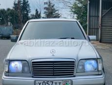 Mercedes-Benz 124