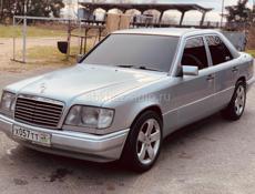 Mercedes-Benz 124