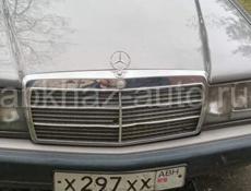 Mercedes-Benz 100-Series
