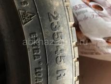 235/45 r19 4 шины 