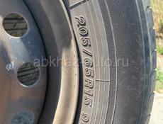 Продаю комплект колёс 205/65R15