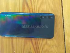 Срочно телефон HUAWEI Q8P