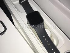 Продаю Apple Watch 4 40mm. Цена 13000