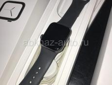 Продаю Apple Watch 4 40mm. Цена 13000