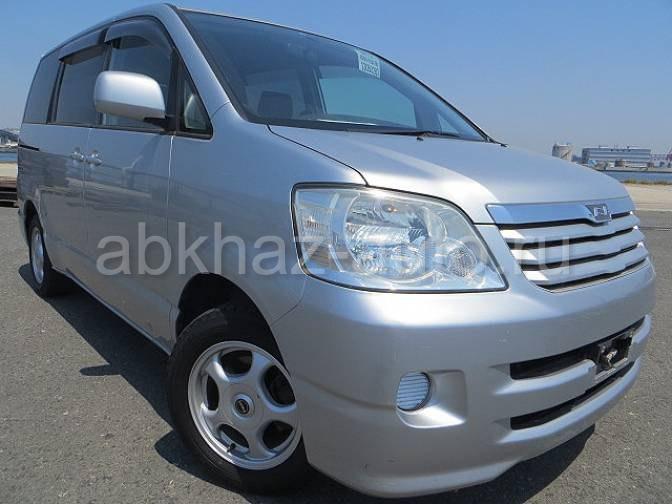 Noah 2001. Toyota Noah 2003. Toyota Noah azr60. Тойота Ноах 2001. Тойота Ноах 2001г.