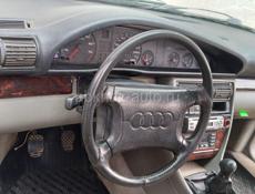 Audi 100