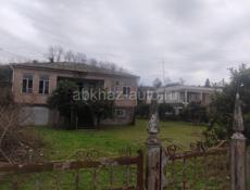 С.Пшап,Гурырипшского района,двухэтажный нежилой дом,с участком 25 сот земли ,очень срочно очень!!!!!