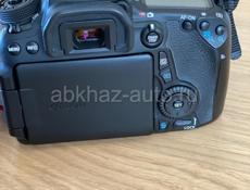 Продам Цифровой зеркальный фотоаппарат Canon EOS 70D с объективом и защитной сумкой. 