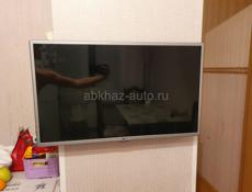 LG smart TV 32" 82см