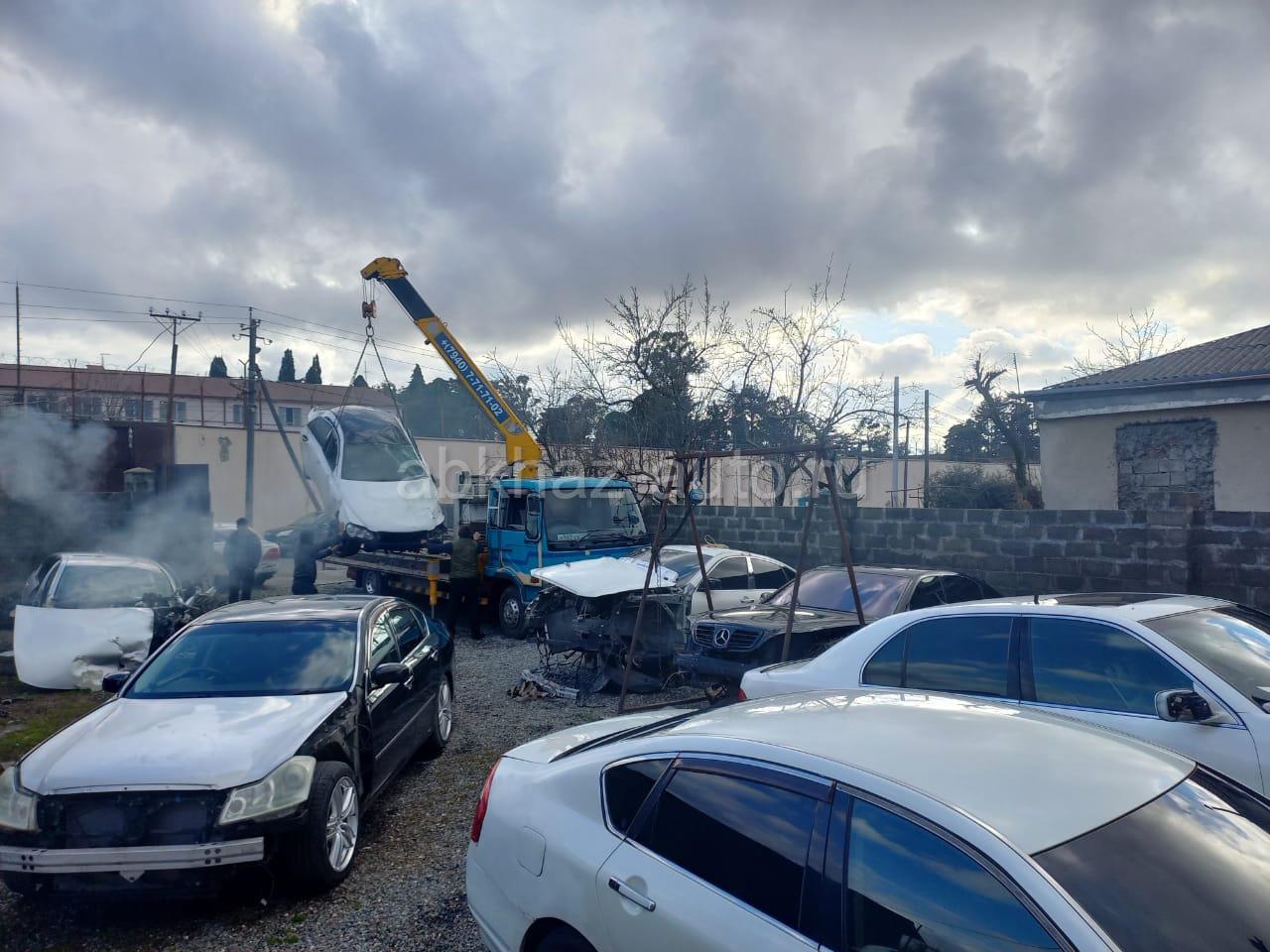 авторазбор корейских автомобилей. контрактные запчасти. абхаз авто разбор бмв узбечки. авторазборка запчасти. тойота ипсум черный асм 21 26.