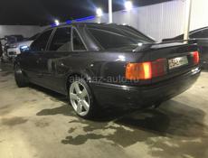 Audi 100