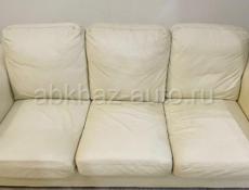 Кожаный диван с креслами 
