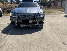 Lexus LS