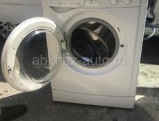 Стиральная машина Indesit узкая 33 см 4кг