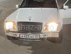 Mercedes-Benz 124