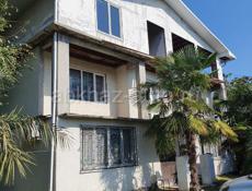 продается большой жилой дом рядом с Черным морем в Сухуме