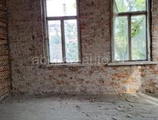 продажа, большая квартира в Сухуме, Абхазия. Квартира 4-х комнатная, «сталинка», свободной планировки.