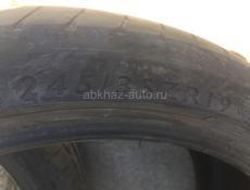 Две покрышки 245/35 R19