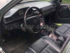 Mercedes-Benz 124